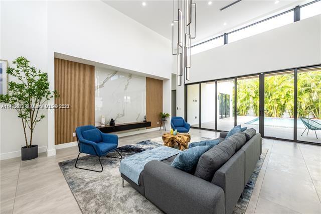 HOLMBERG & MC KEES - Residential