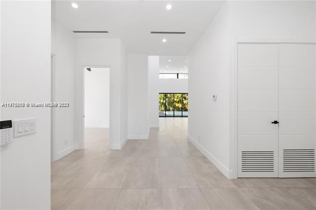 HOLMBERG & MC KEES - Residential