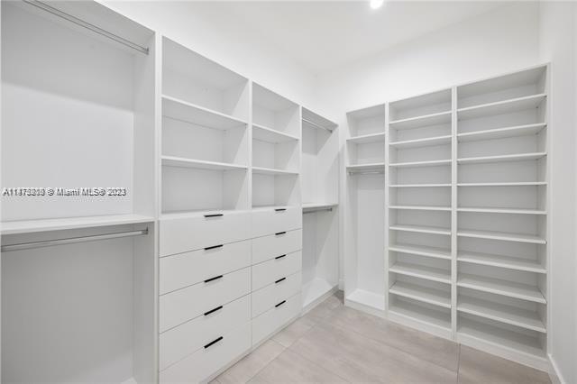 HOLMBERG & MC KEES - Residential