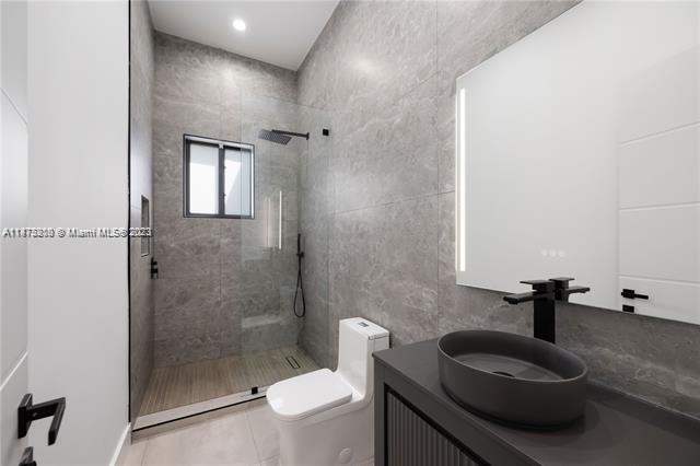 HOLMBERG & MC KEES - Residential