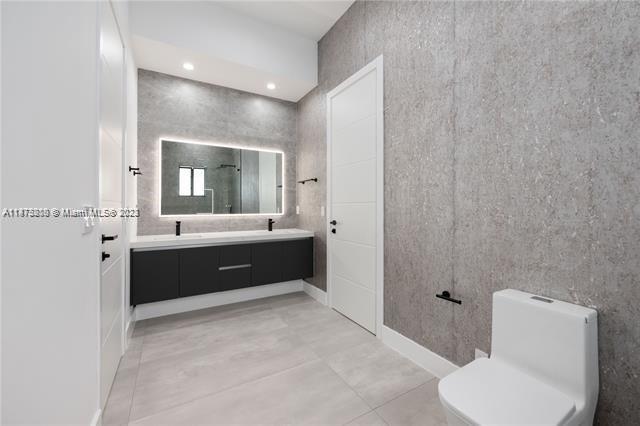 HOLMBERG & MC KEES - Residential