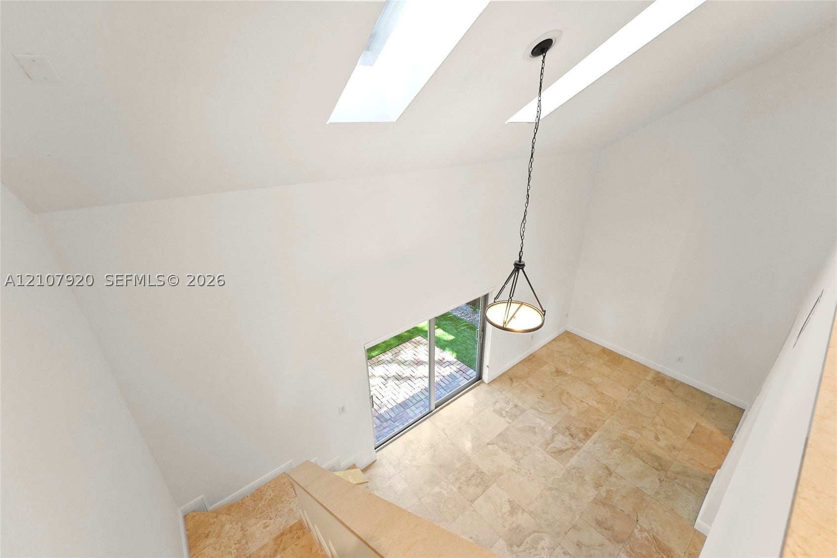 3062 Shipping Ave 3062