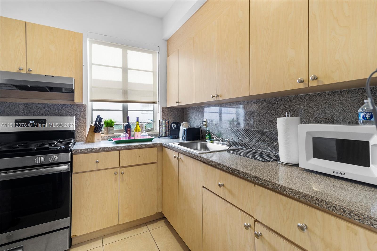 BEACH BAY SUB - Residential Lease