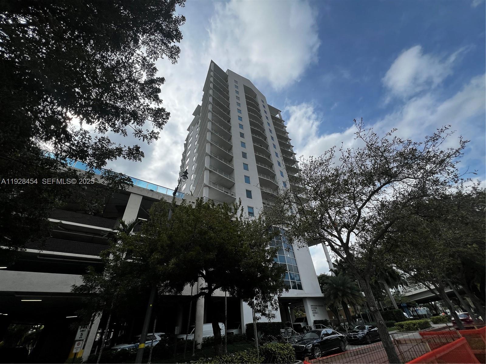 10 SW South River Dr 812