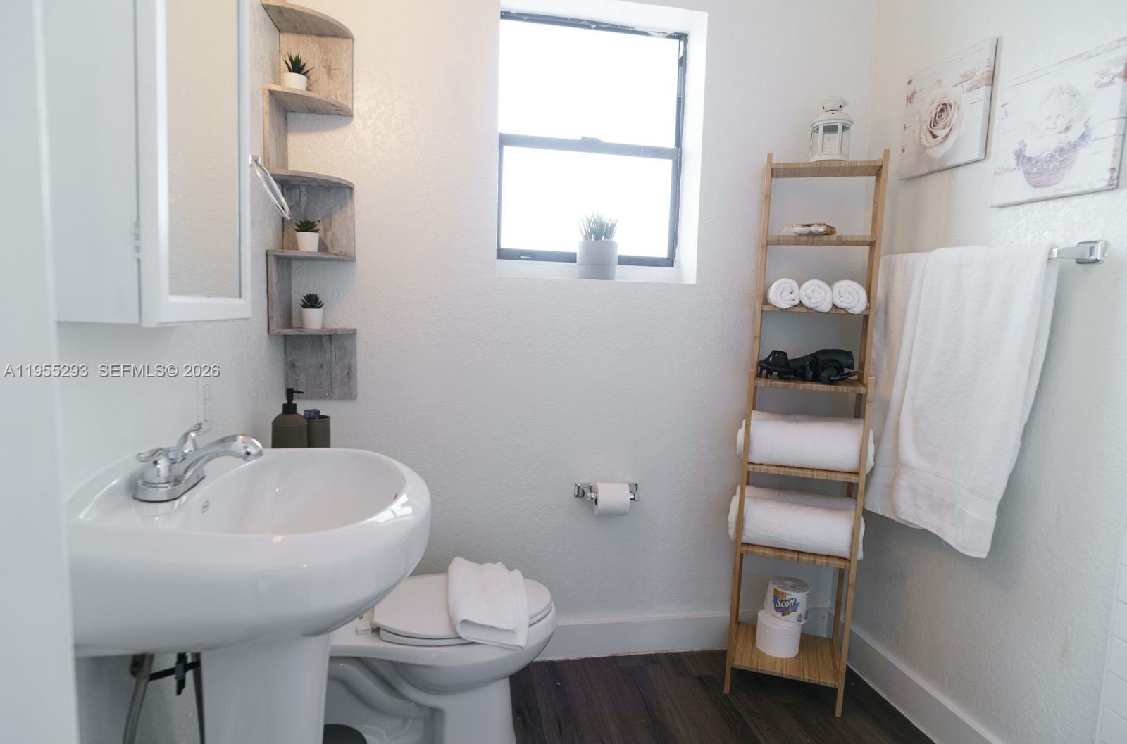 LAWRENCE ESTATE LAND CO - Residential Income