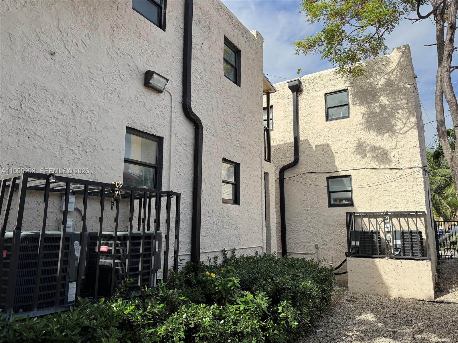 LAWRENCE ESTATE LAND CO - Residential Income