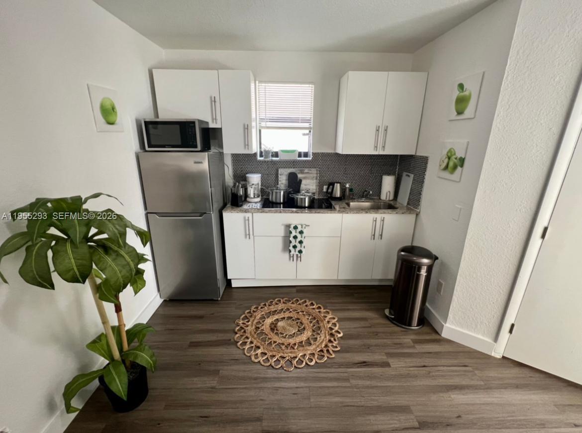 LAWRENCE ESTATE LAND CO - Residential Income