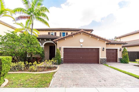 Photo of 125 SE 36th Pl, Homestead, FL 33033 (MLS # A12077836)
