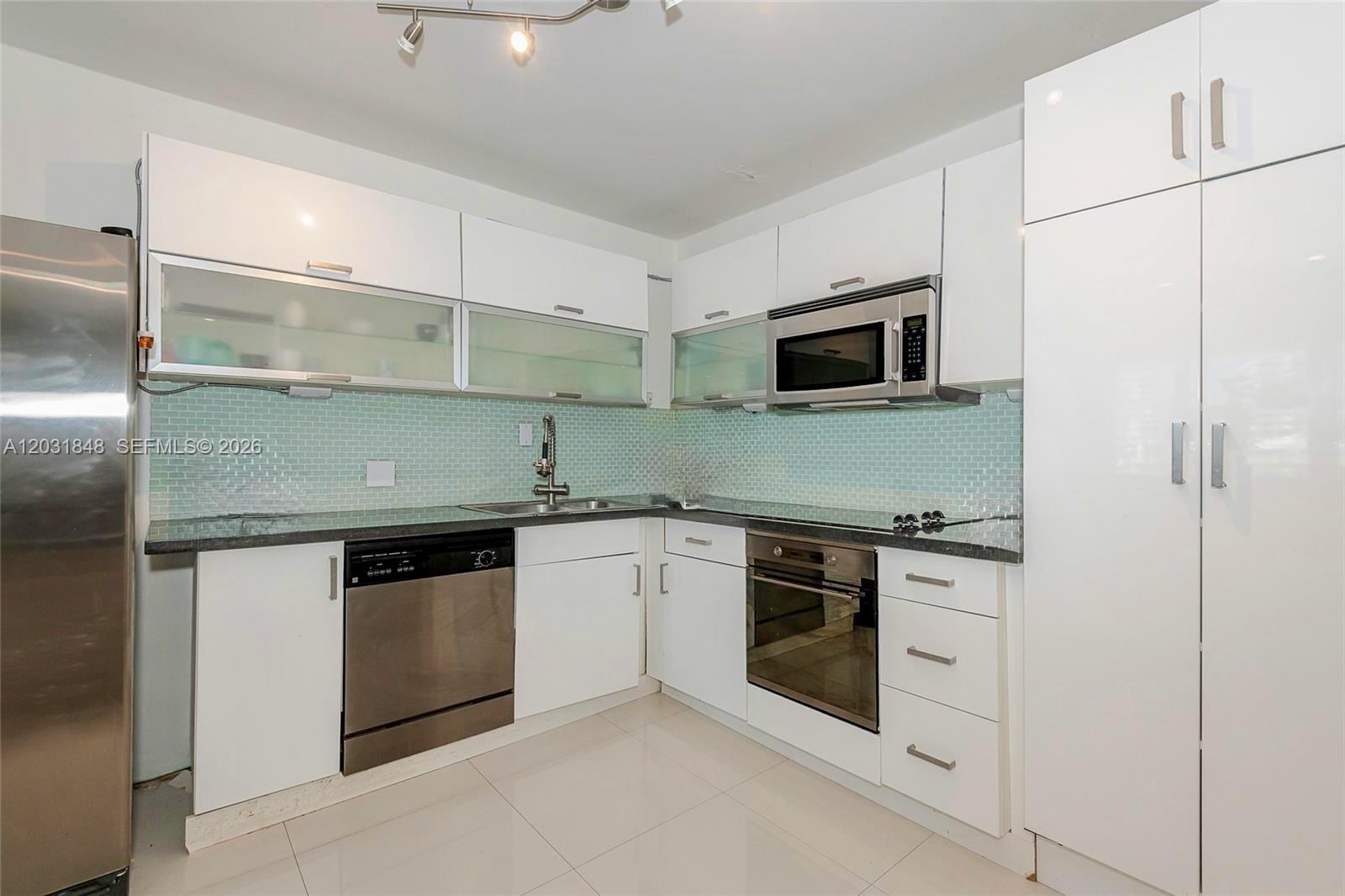 900 Bay Dr 122