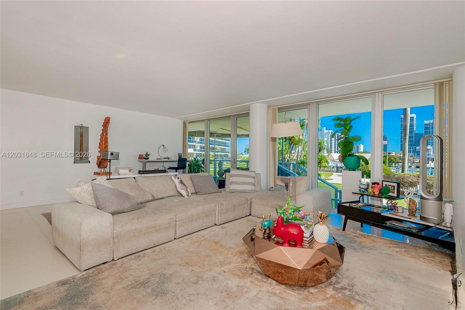900 Bay Dr 122