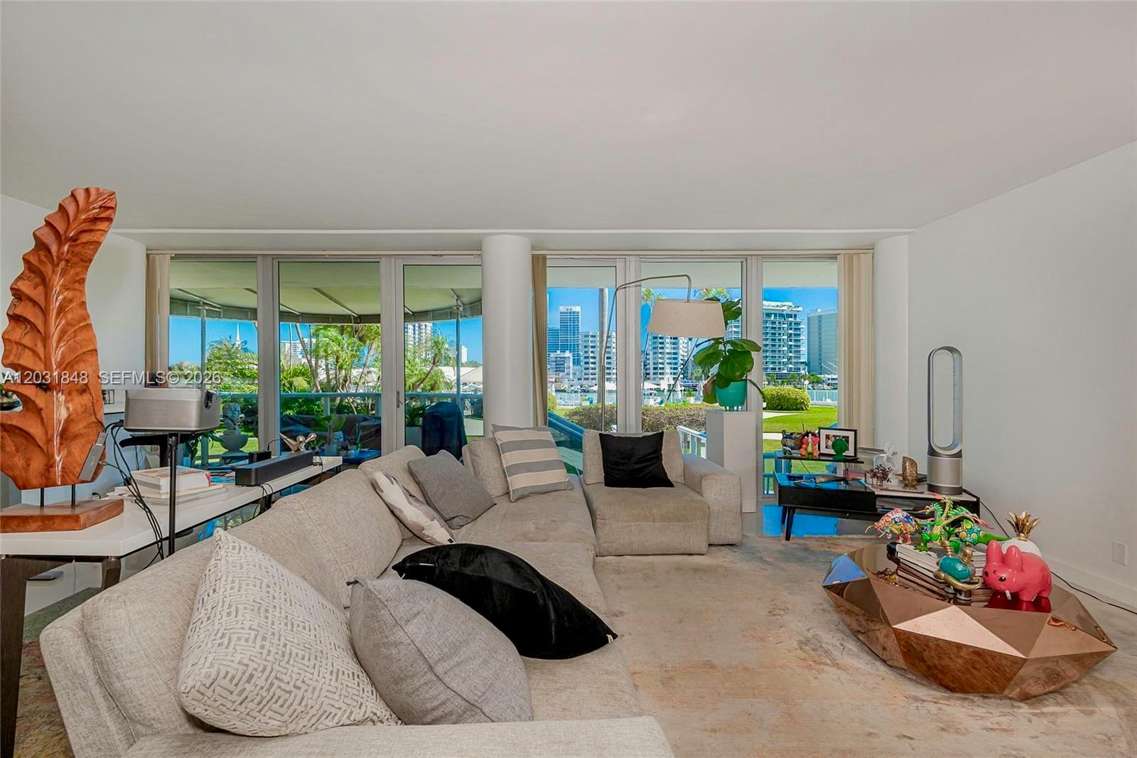 900 Bay Dr 122