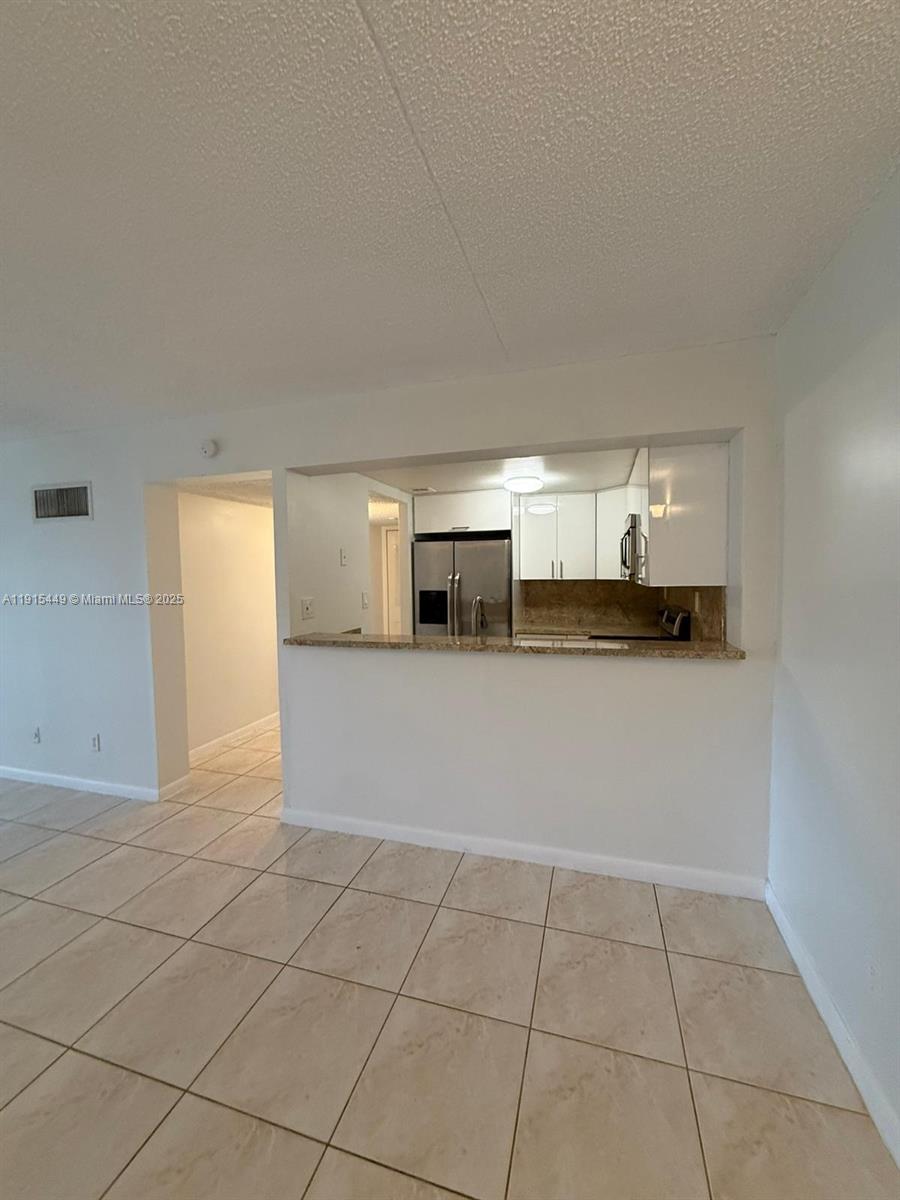 Hampton Court Condo - Residential Lease