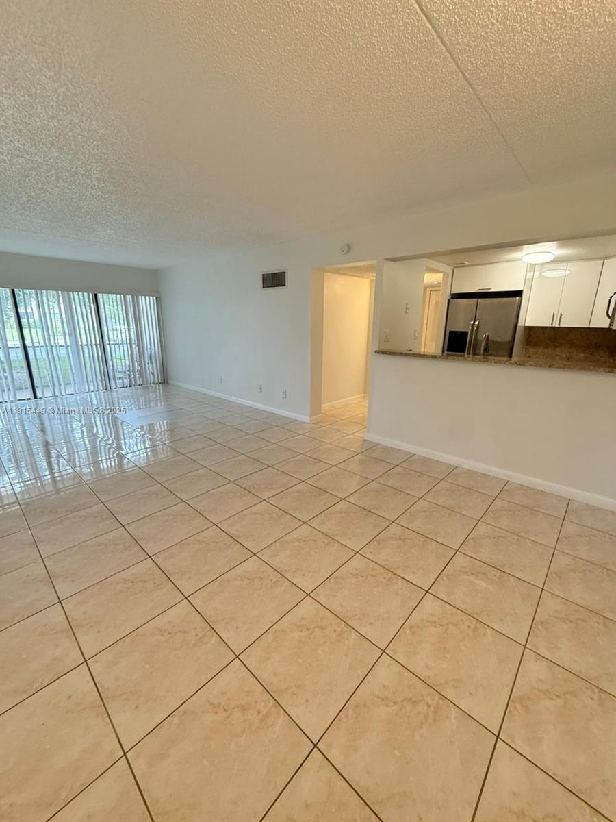 Hampton Court Condo - Residential Lease