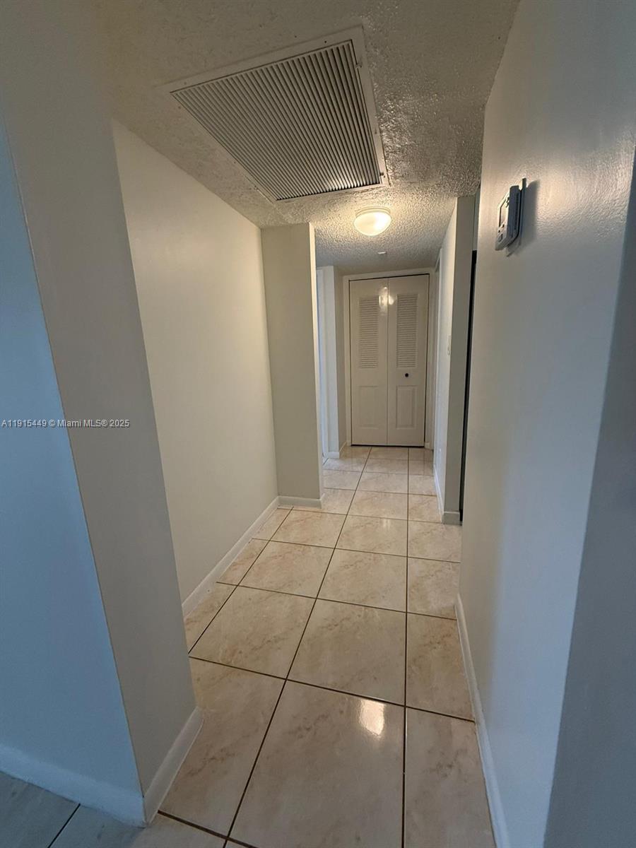 Hampton Court Condo - Residential Lease