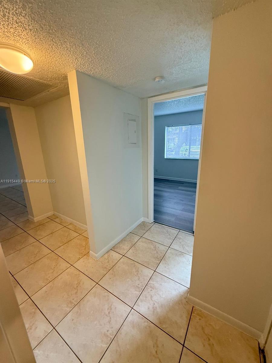 Hampton Court Condo - Residential Lease