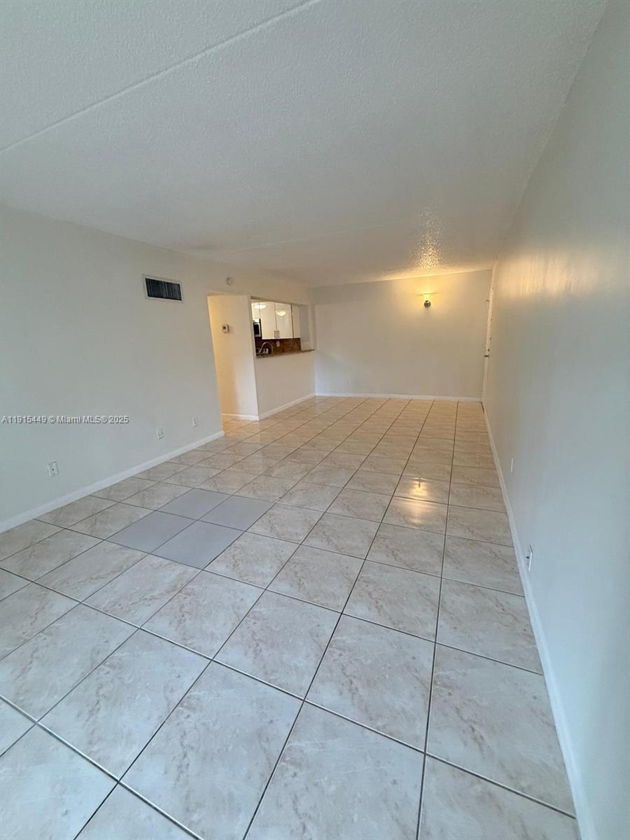 Hampton Court Condo - Residential Lease