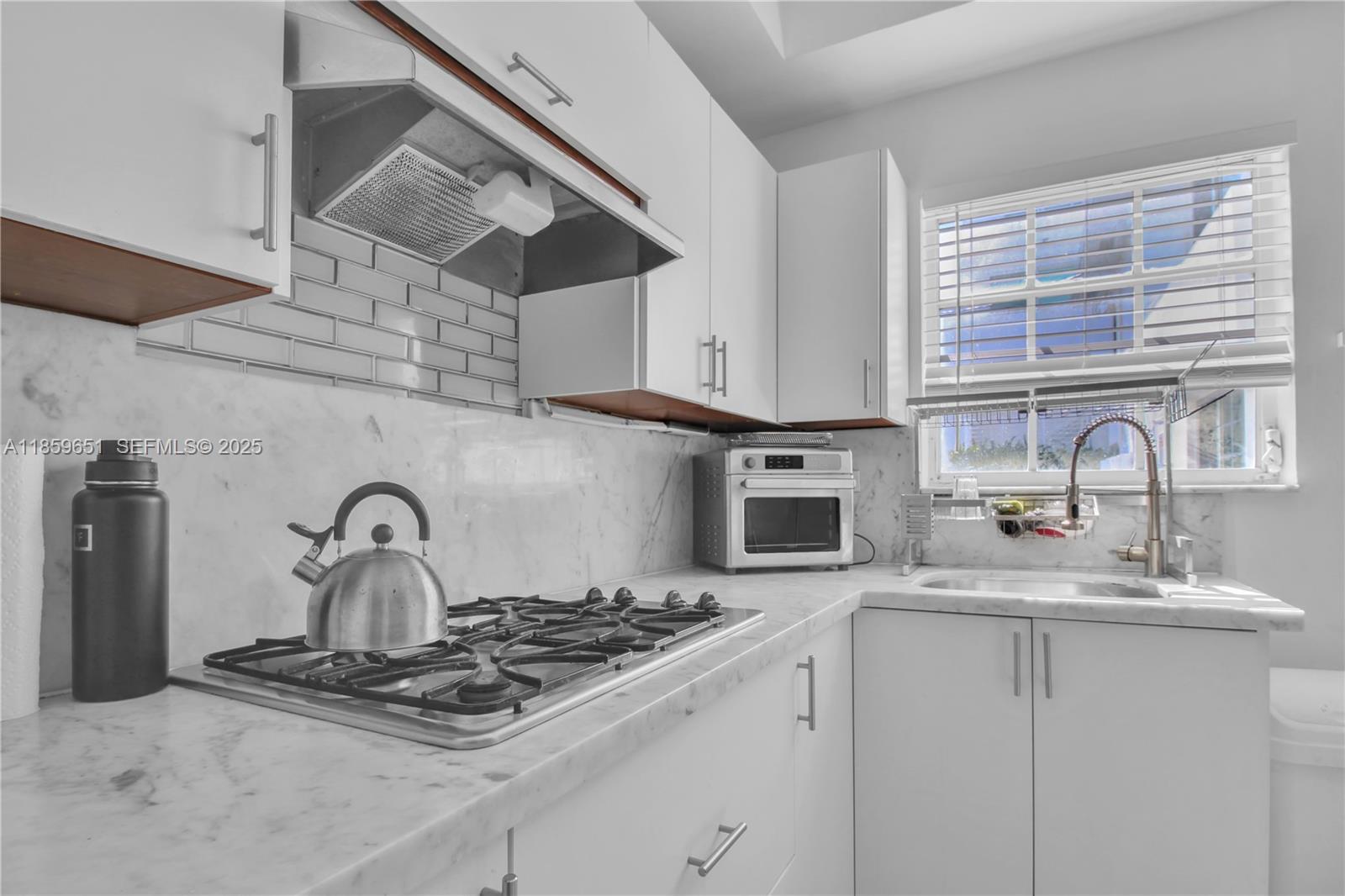 THE LORENA CONDO - Residential