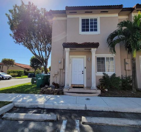 13758 SW 170th Ln Miami FL 33177