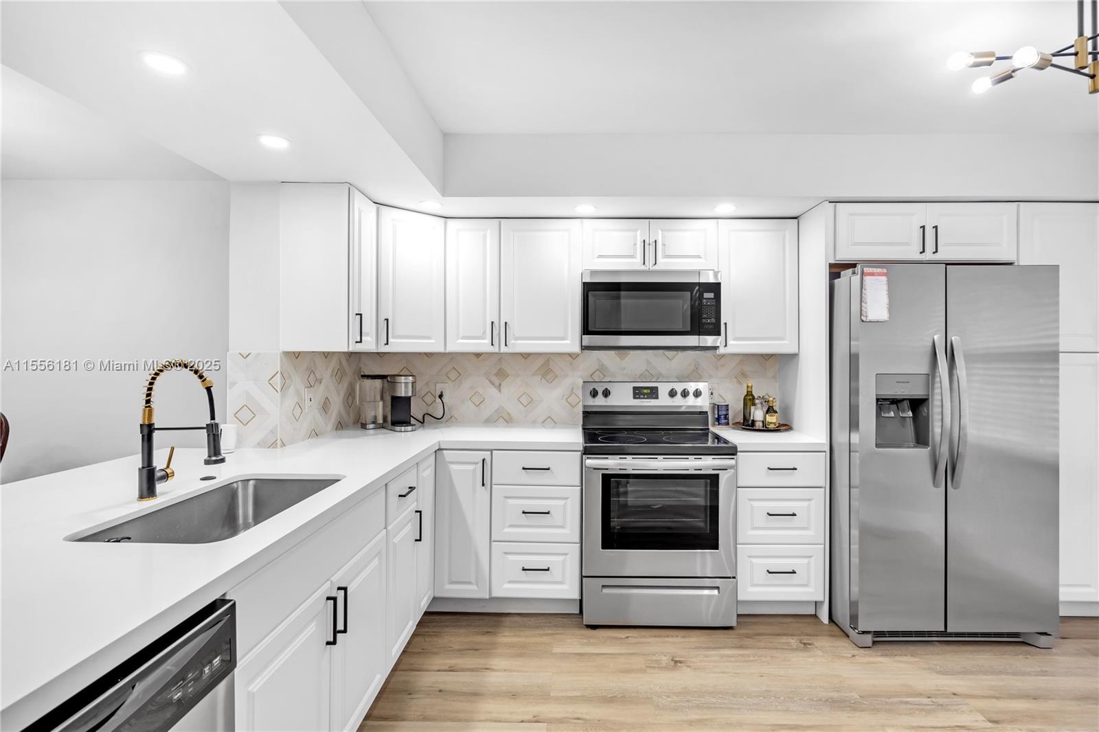 701 Sw 142nd Ave 108S, Pembroke Pines, Miami-Dade County, Florida - 2 Bedrooms  
2 Bathrooms - 