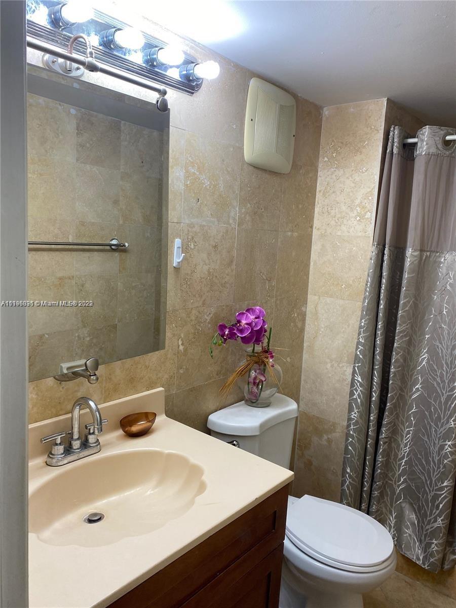 KENDALL GROVE CLUSTER HOM - Residential Lease