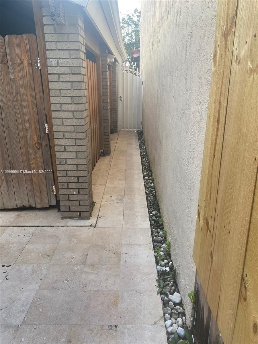 KENDALL GROVE CLUSTER HOM - Residential Lease