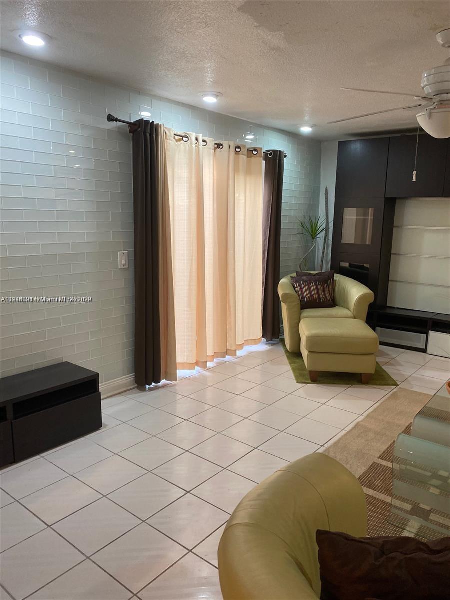 KENDALL GROVE CLUSTER HOM - Residential Lease