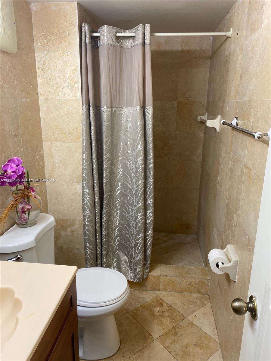 KENDALL GROVE CLUSTER HOM - Residential Lease