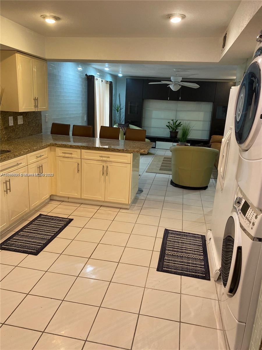 KENDALL GROVE CLUSTER HOM - Residential Lease