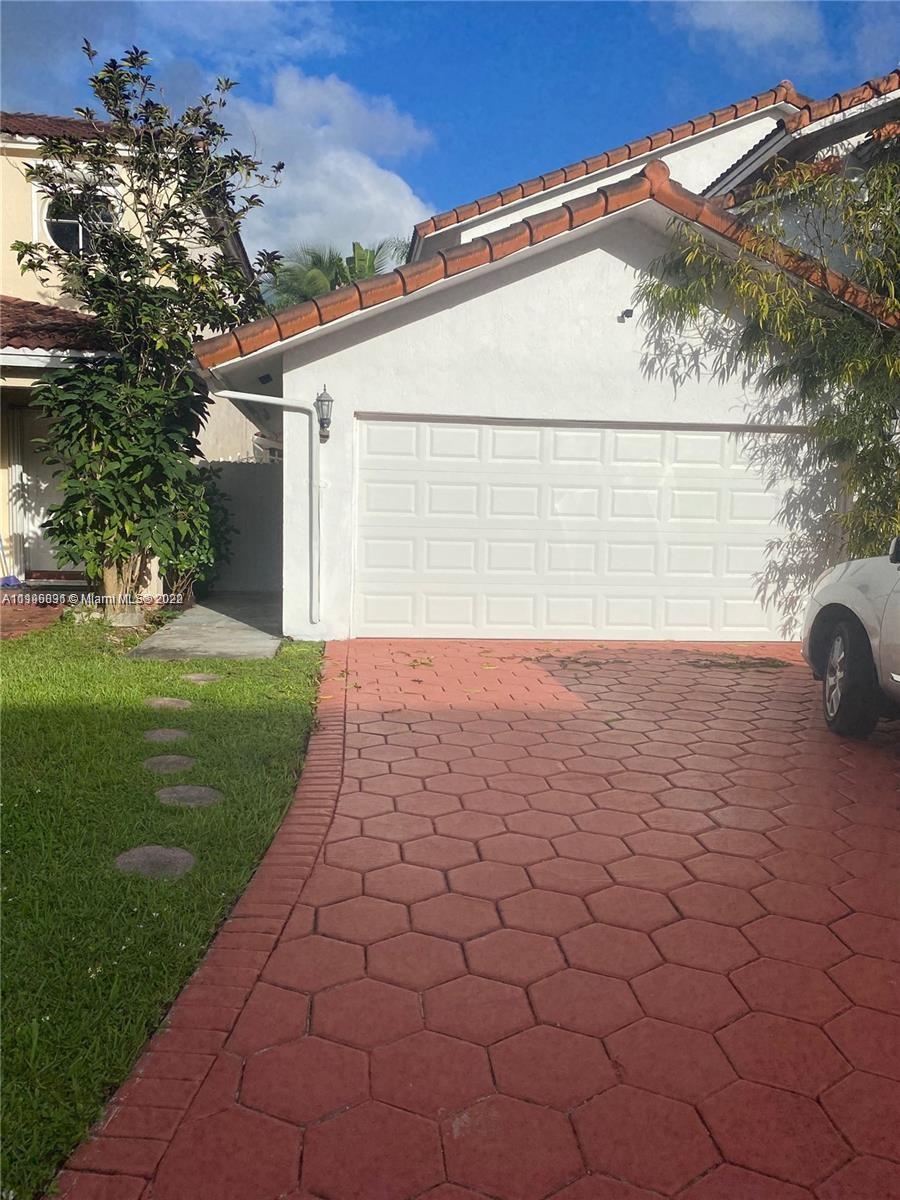 KENDALL GROVE CLUSTER HOM - Residential Lease