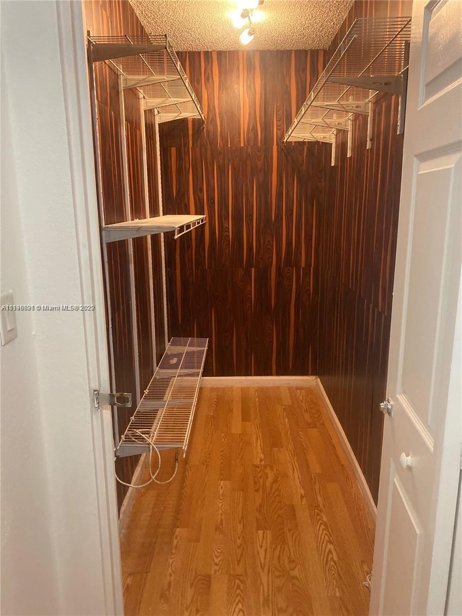 KENDALL GROVE CLUSTER HOM - Residential Lease