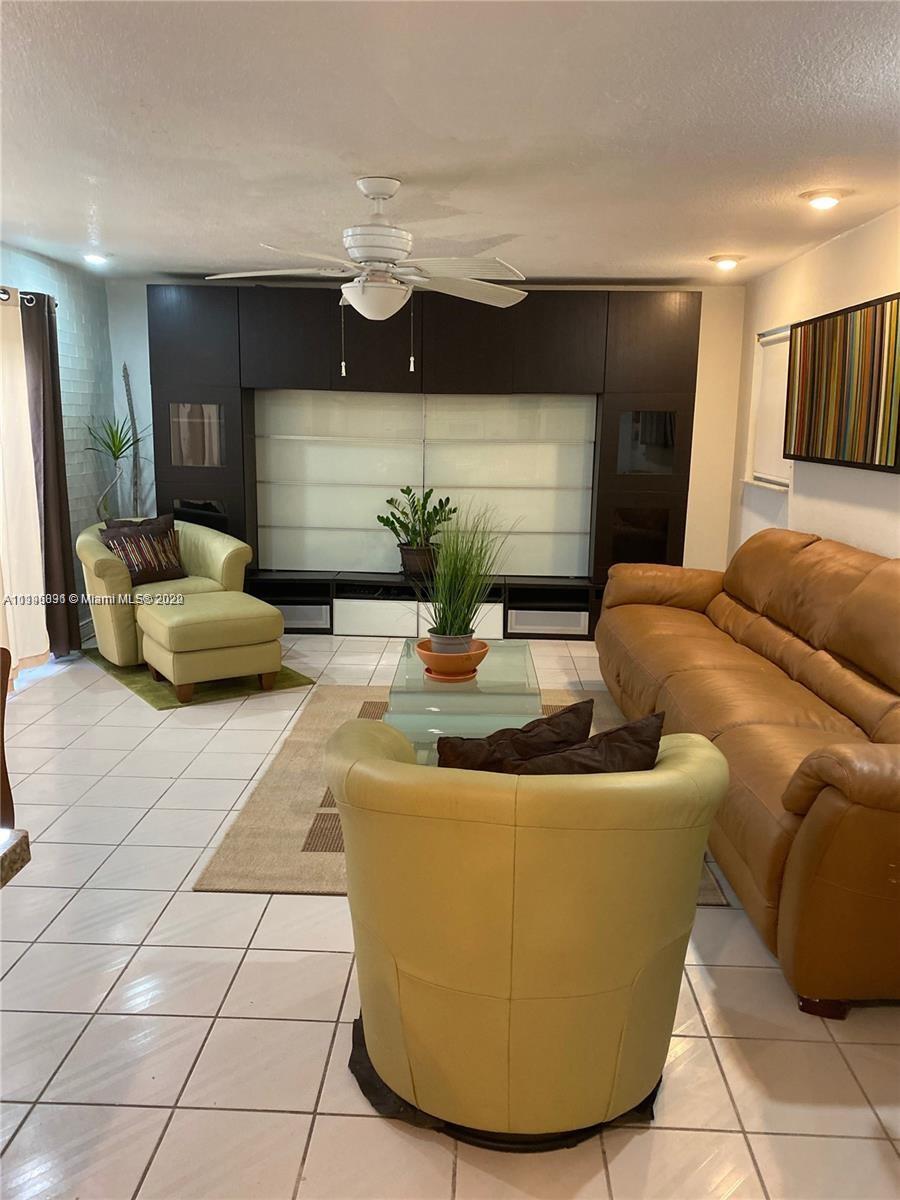 KENDALL GROVE CLUSTER HOM - Residential Lease