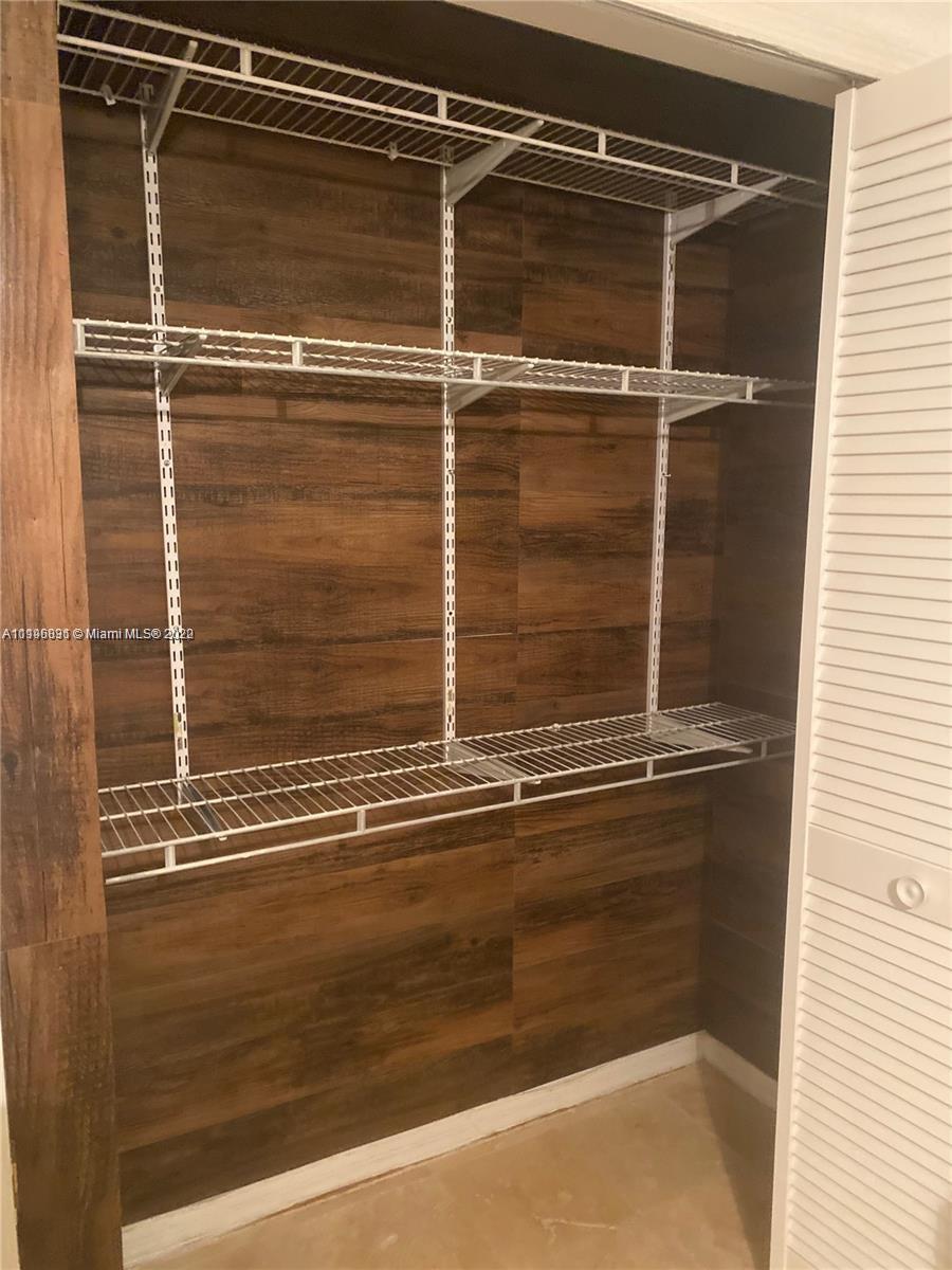 KENDALL GROVE CLUSTER HOM - Residential Lease