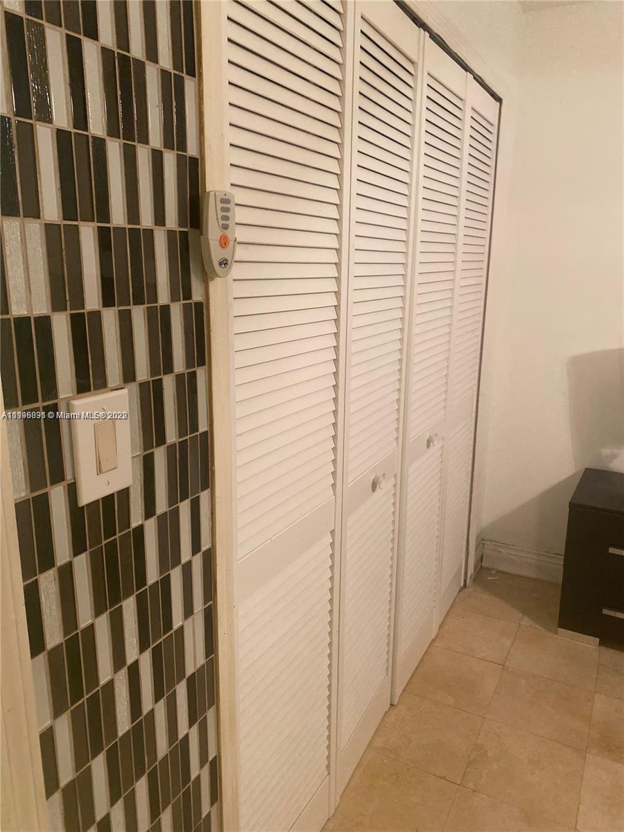 KENDALL GROVE CLUSTER HOM - Residential Lease