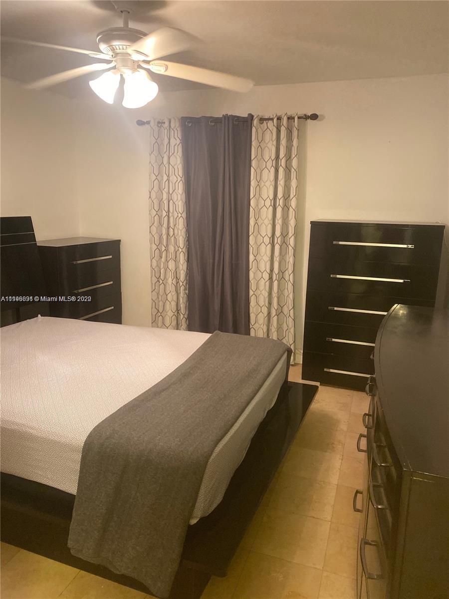 KENDALL GROVE CLUSTER HOM - Residential Lease