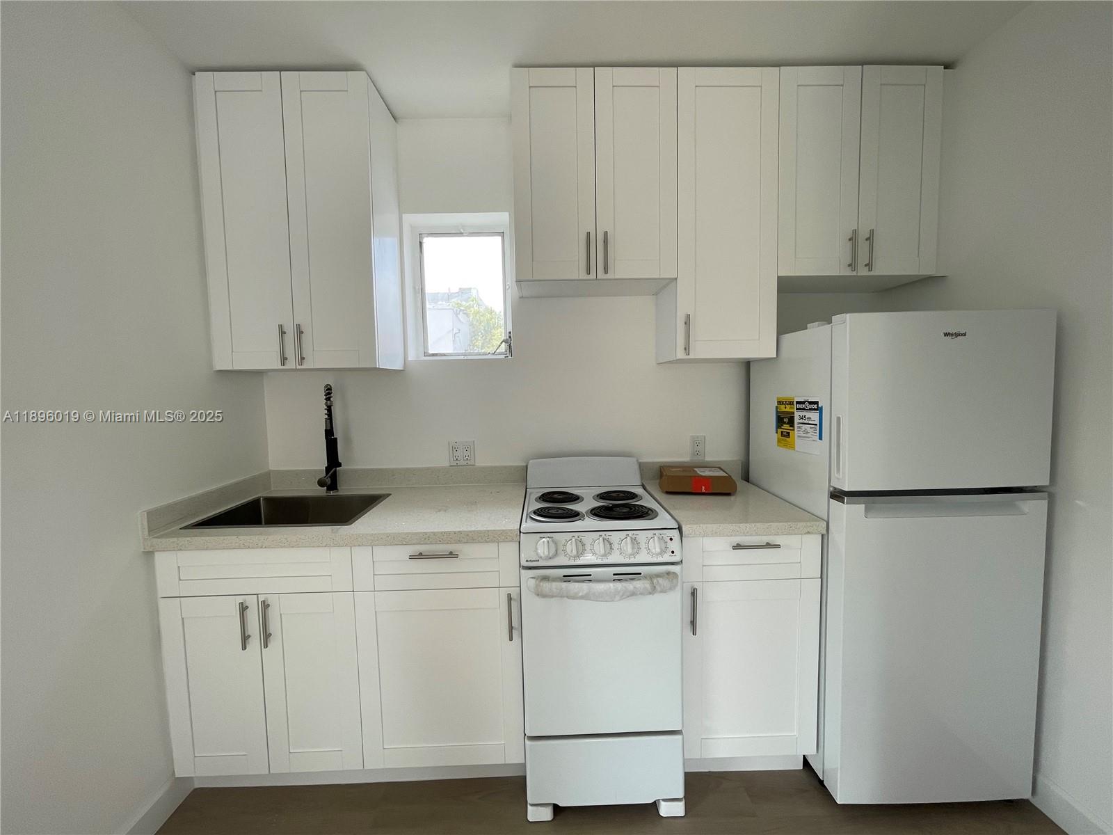 GLENROYAL SUB - Residential Lease