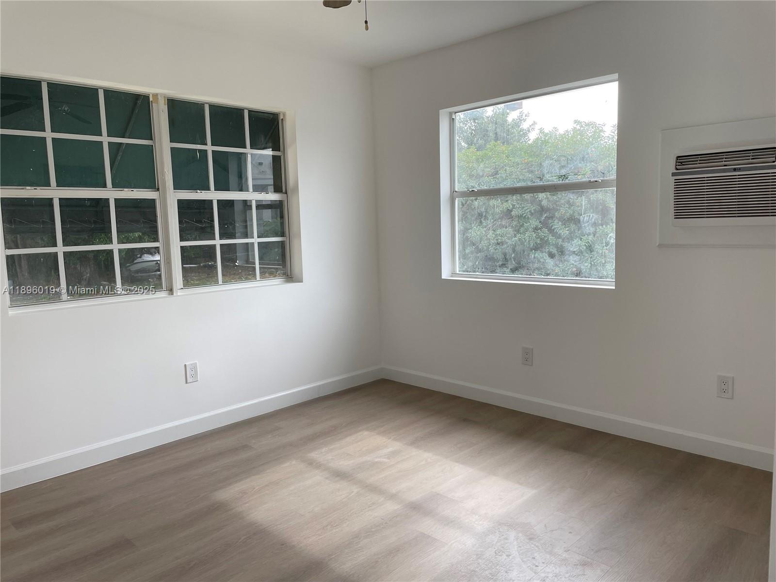 GLENROYAL SUB - Residential Lease