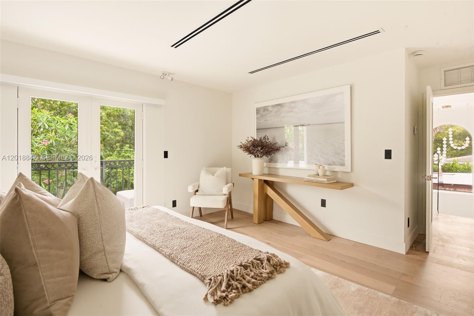 BELLE MEADE - Residential