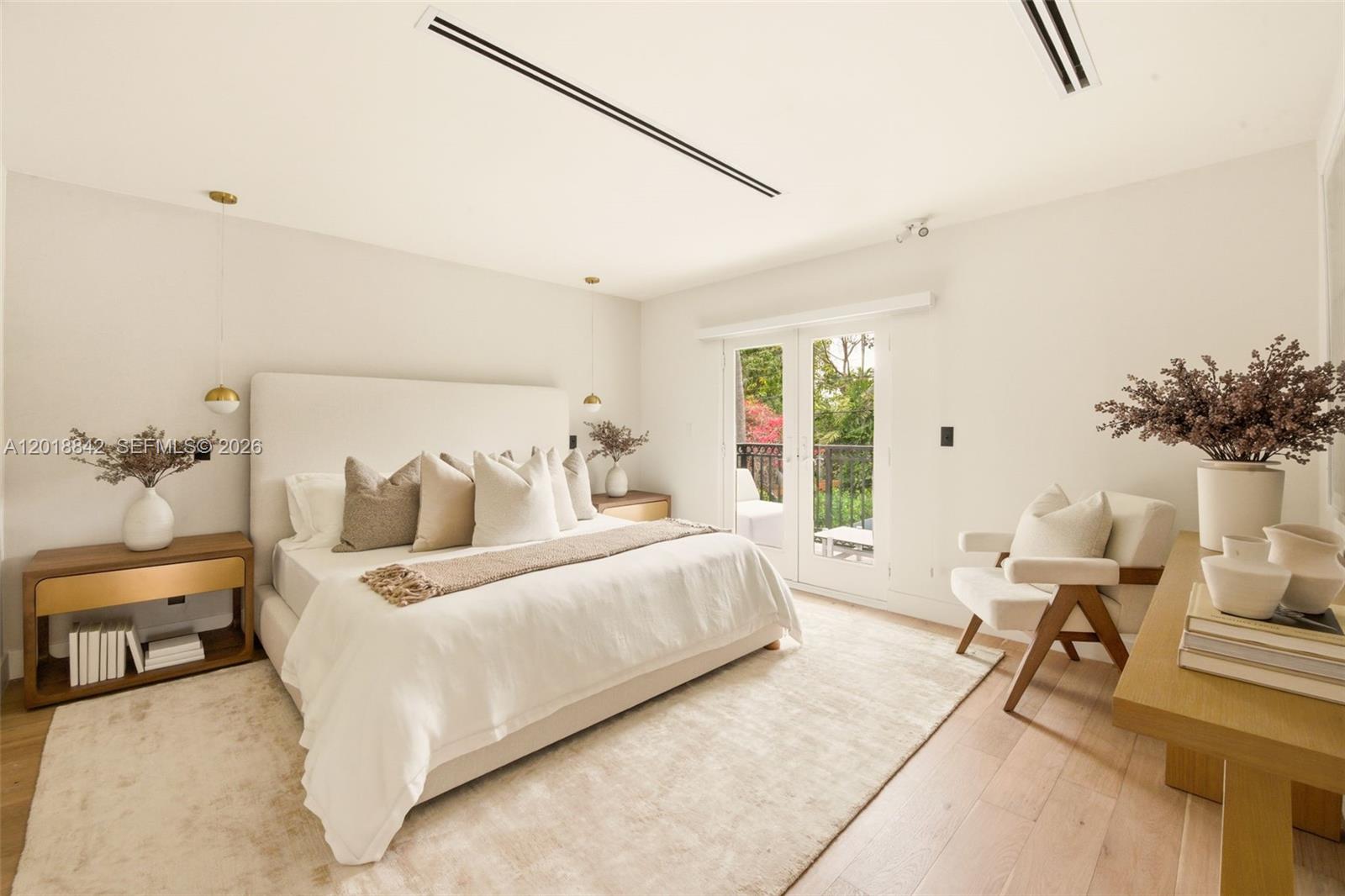 BELLE MEADE - Residential