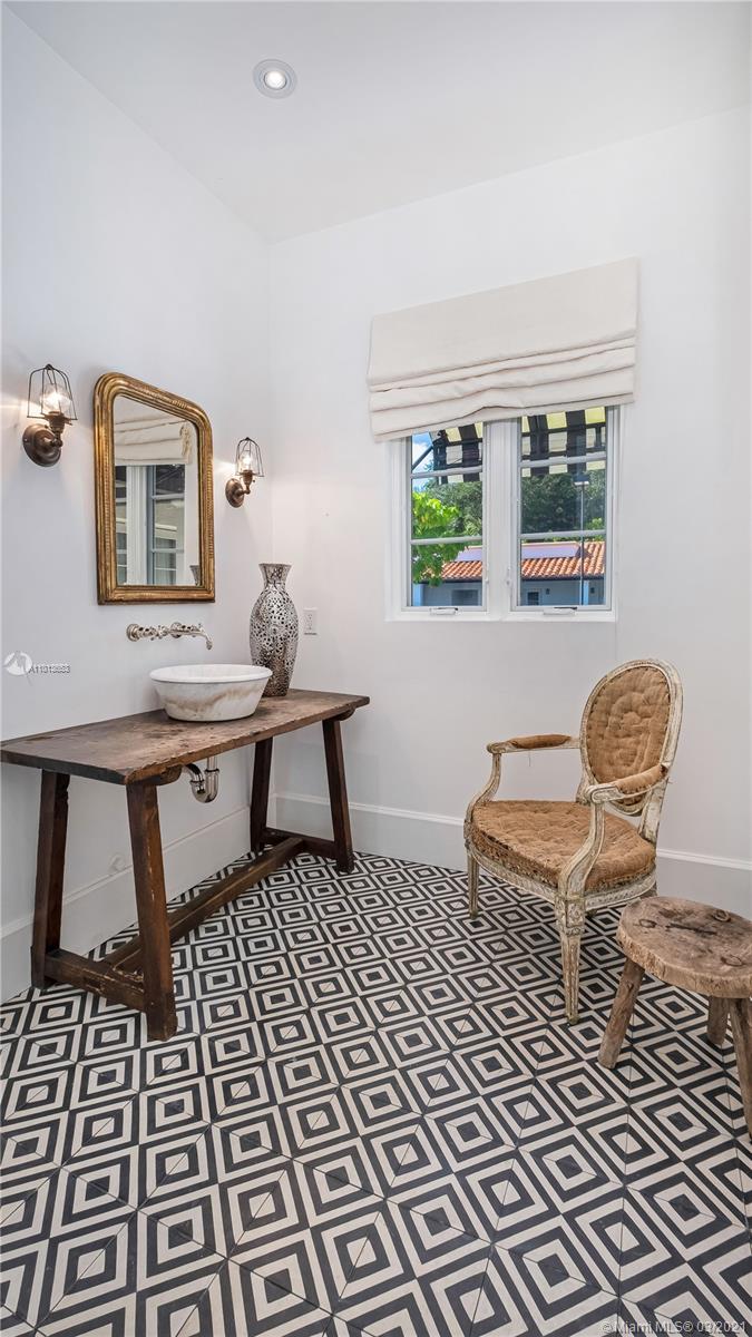 CORAL GABLES RIVIERA SEC - Residential