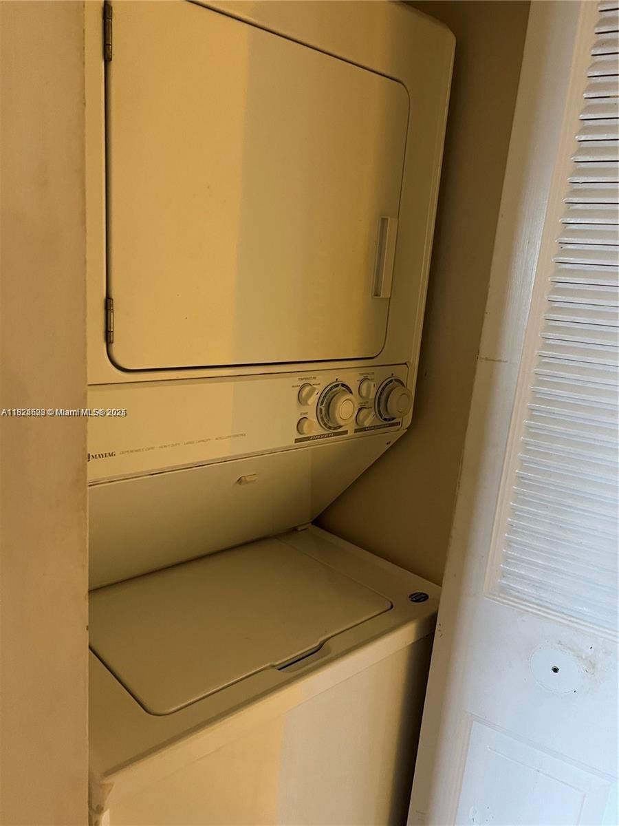 INVERWOOD CONDO - Residential