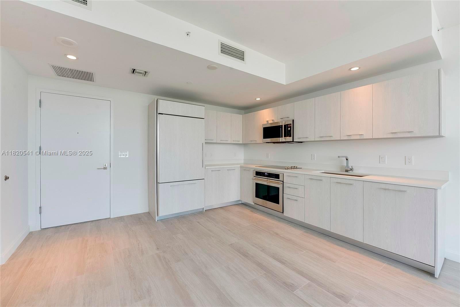 BRICKELL HEIGHTS WEST CON - Residential Lease