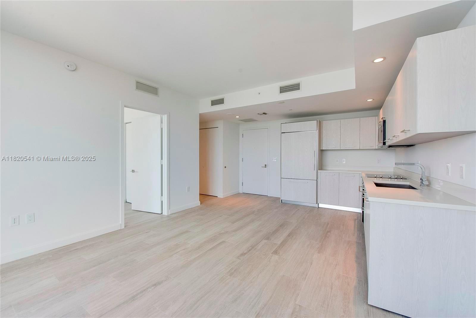 BRICKELL HEIGHTS WEST CON - Residential Lease
