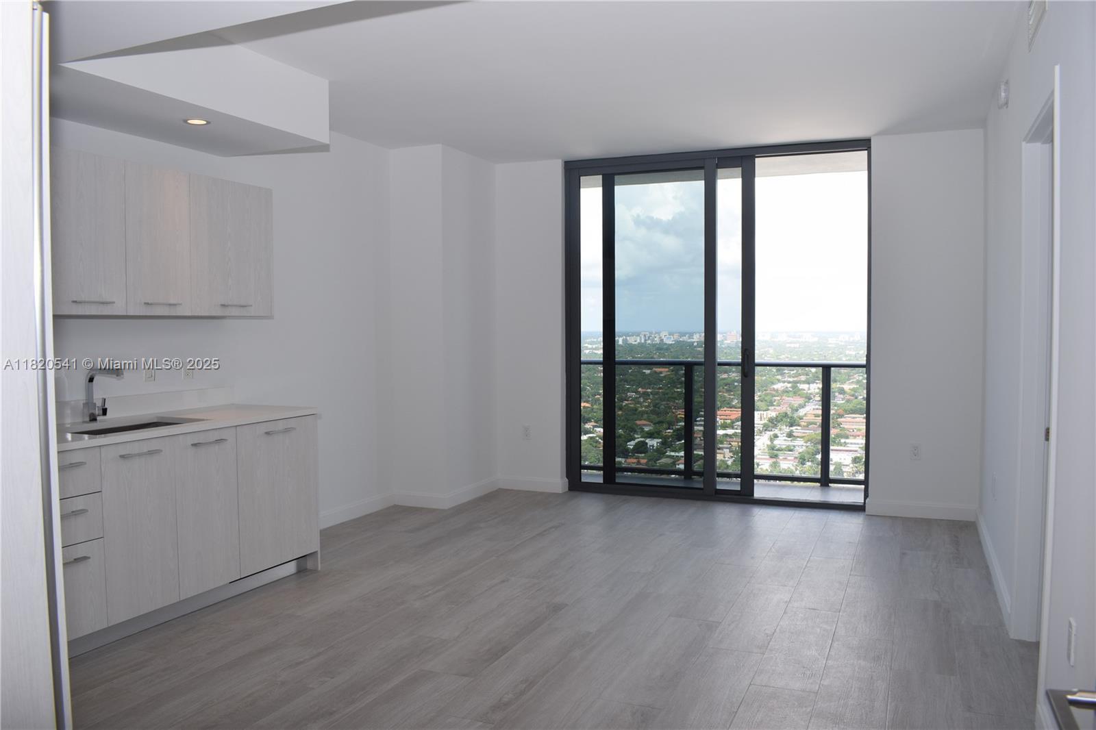 BRICKELL HEIGHTS WEST CON - Residential Lease
