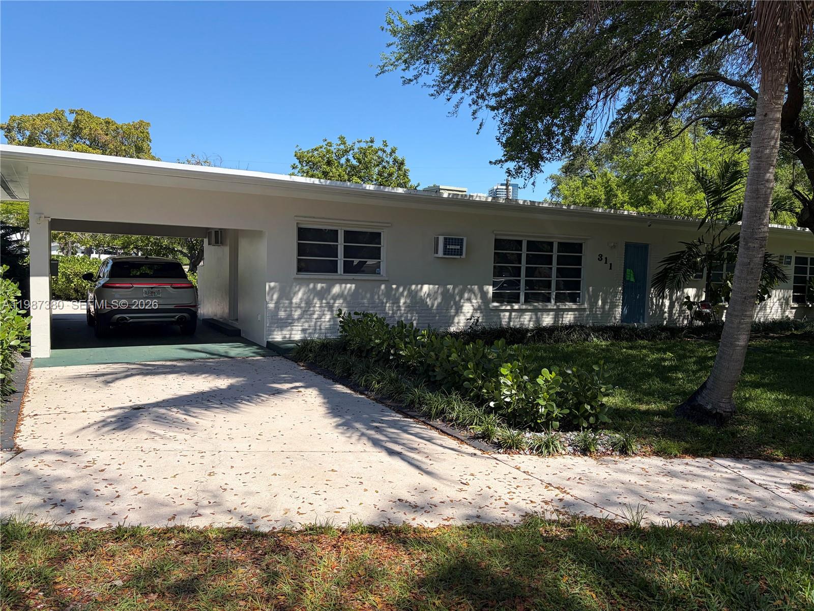 LAUDERDALE - Residential Lease