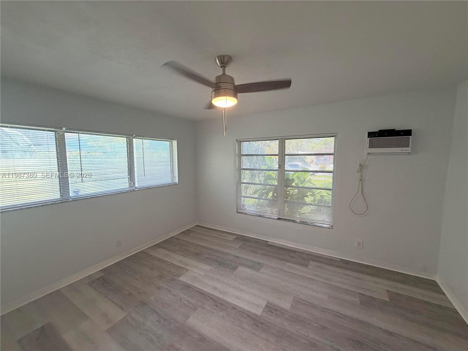 LAUDERDALE - Residential Lease
