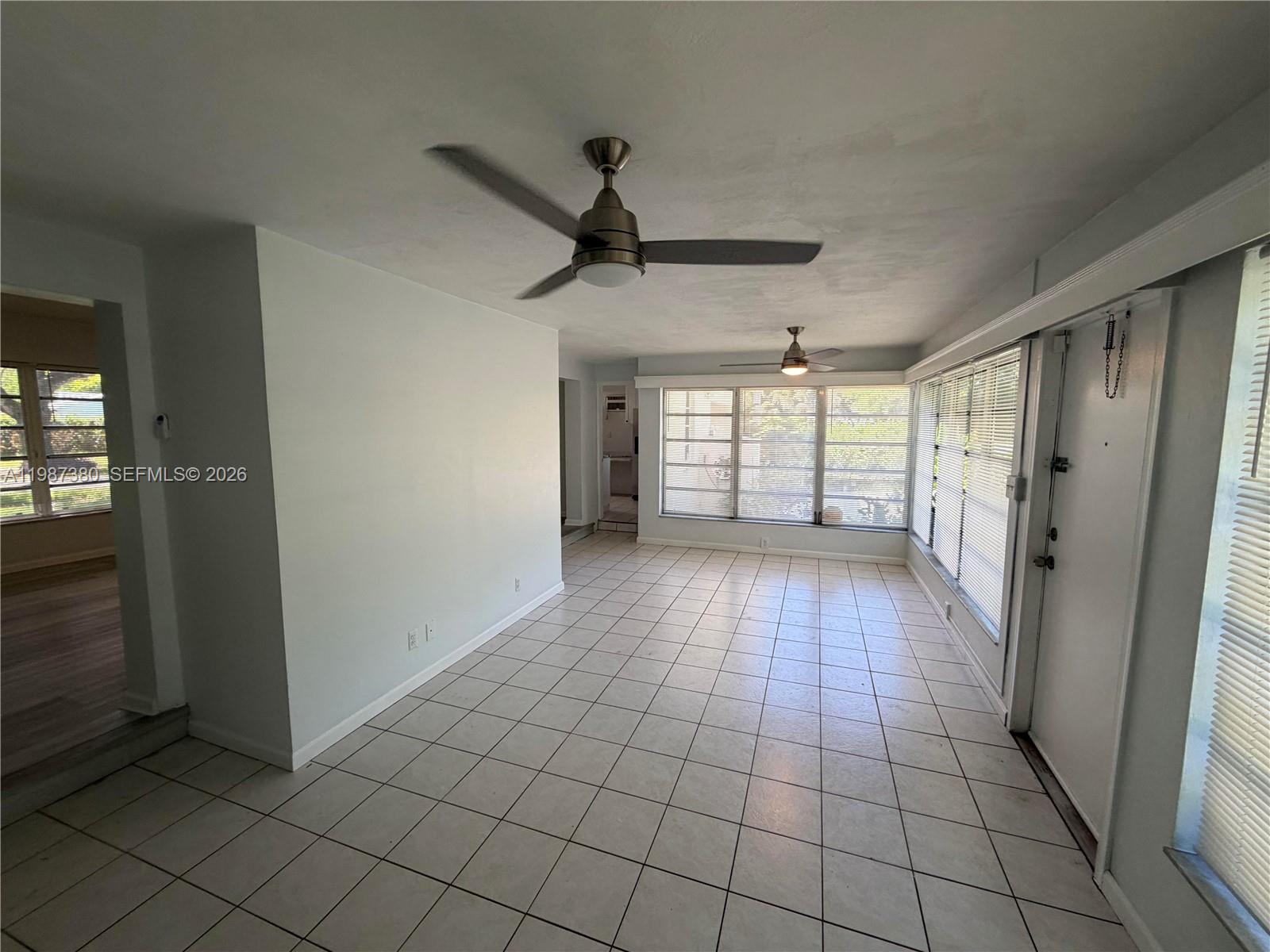 LAUDERDALE - Residential Lease