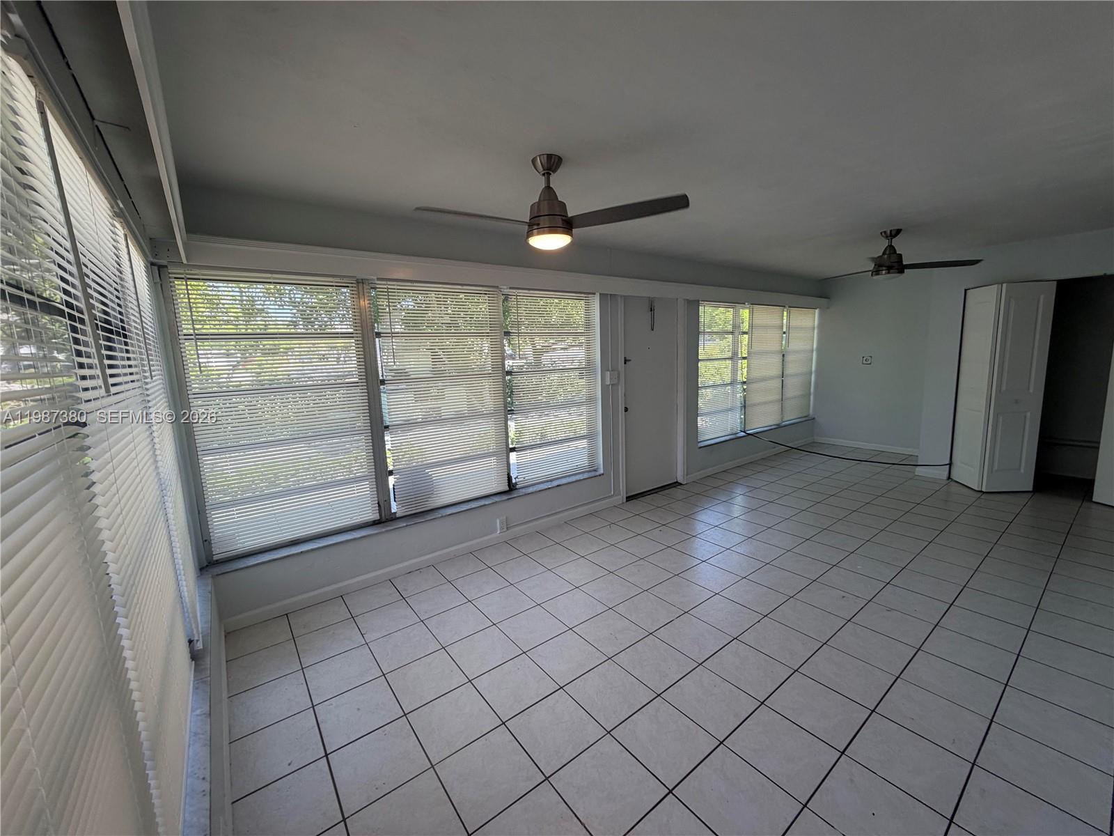 LAUDERDALE - Residential Lease
