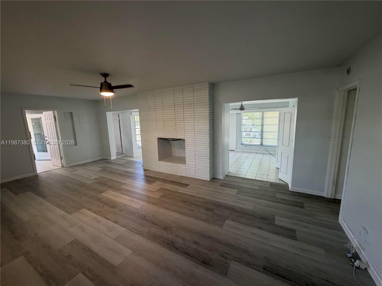 LAUDERDALE - Residential Lease