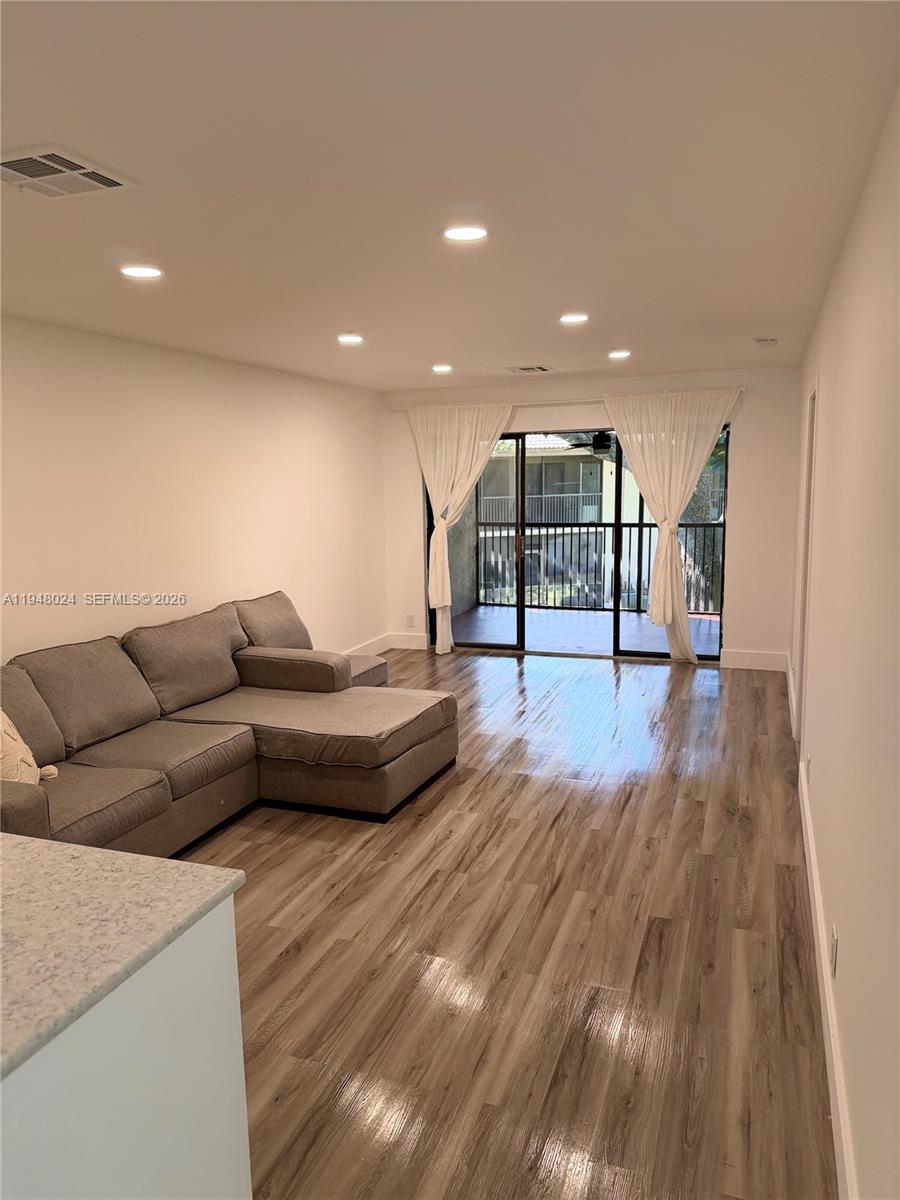 KINGSPORT ESTATES CONDO - Residential