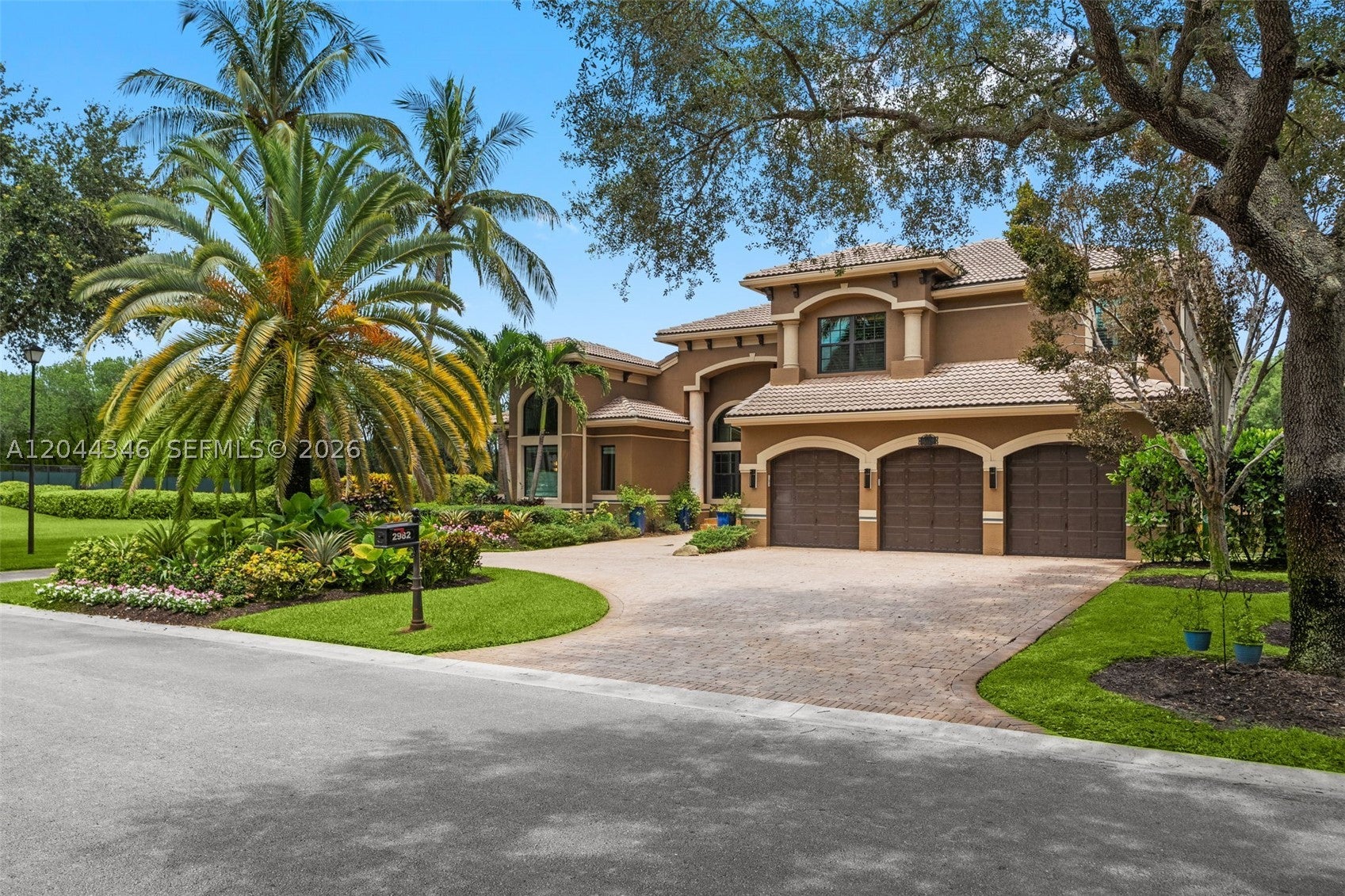 2982 E Lake Vista Cir